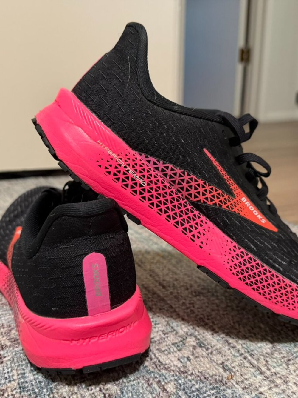 Brooks Hyperion Tempo - Black/Pink/Hot Coral - Picture 2 of 5